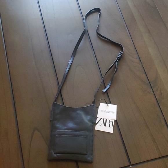 Zara Handbags - Zara Leather Crossbody Bag.